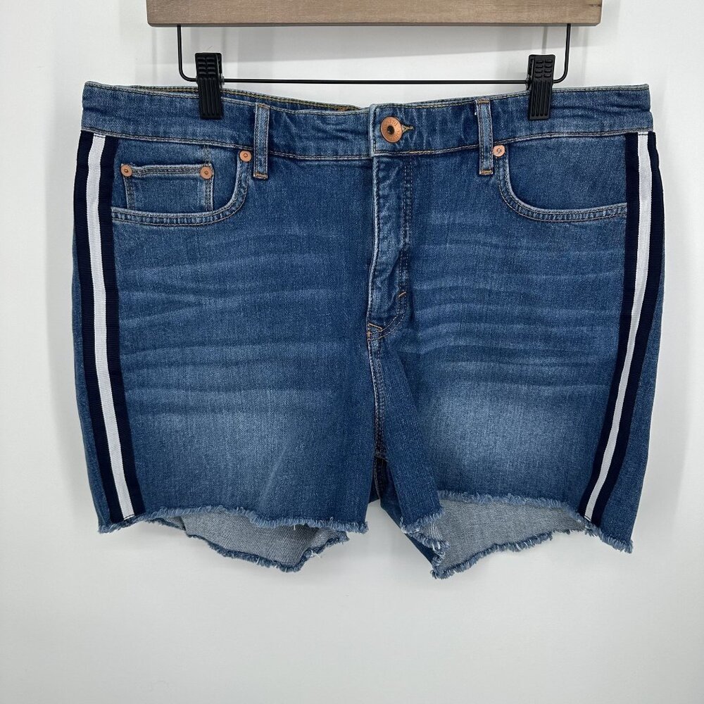 Vineyard Vines Women's Shorts Cut off Size 32